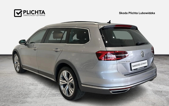 Volkswagen Passat cena 136900 przebieg: 69862, rok produkcji 2019 z Przemków małe 562